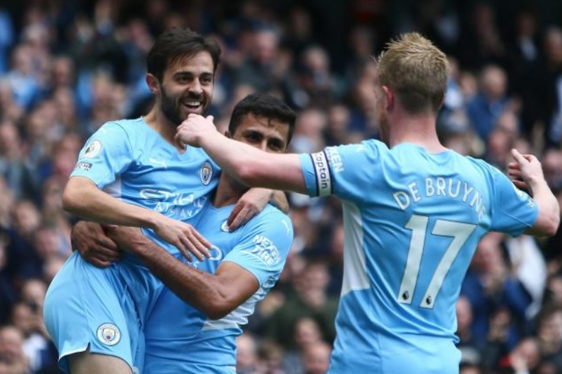  曼城七连胜登顶，德布劳内传射建功  