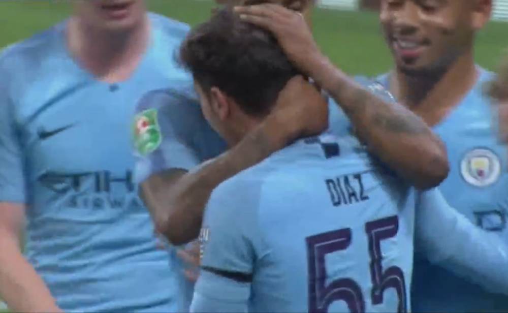  德布劳内伤退阴影，曼城中场告急  