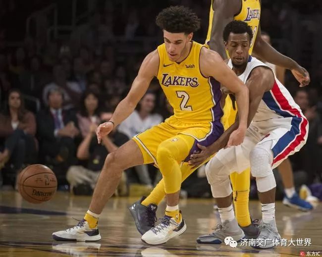  马刺战胜活塞终结十九连败  